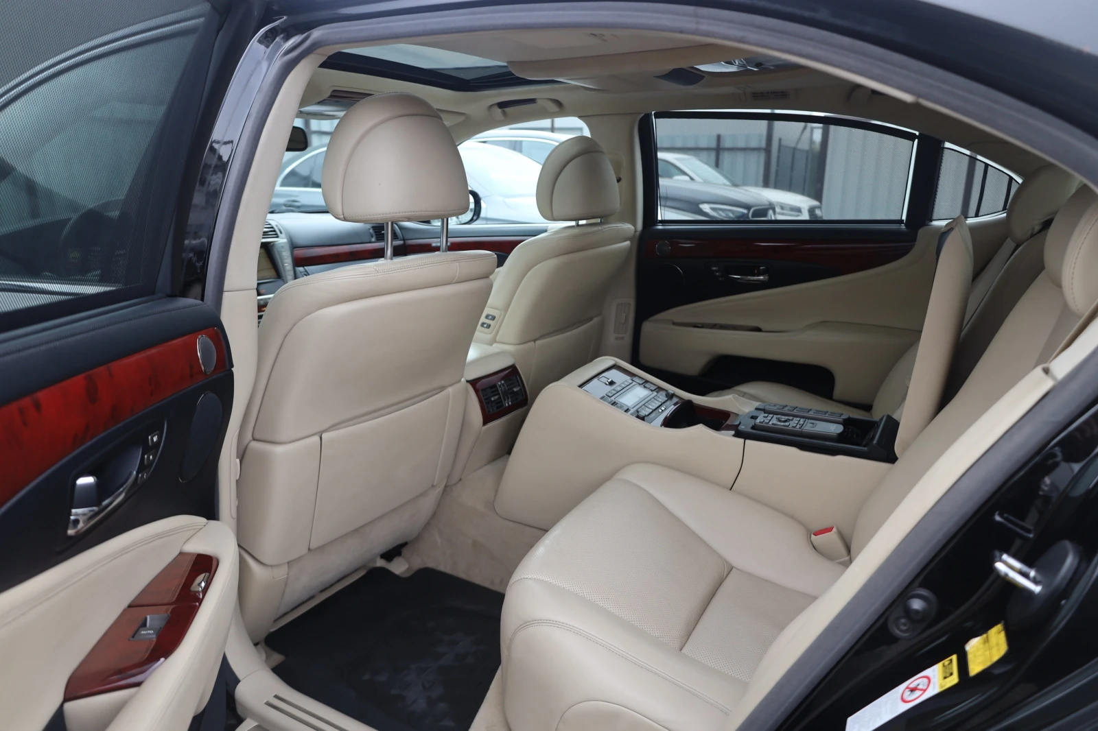 Lexus LS 600 h L President AIR SoftClose KeyGO KAM SitzKlima