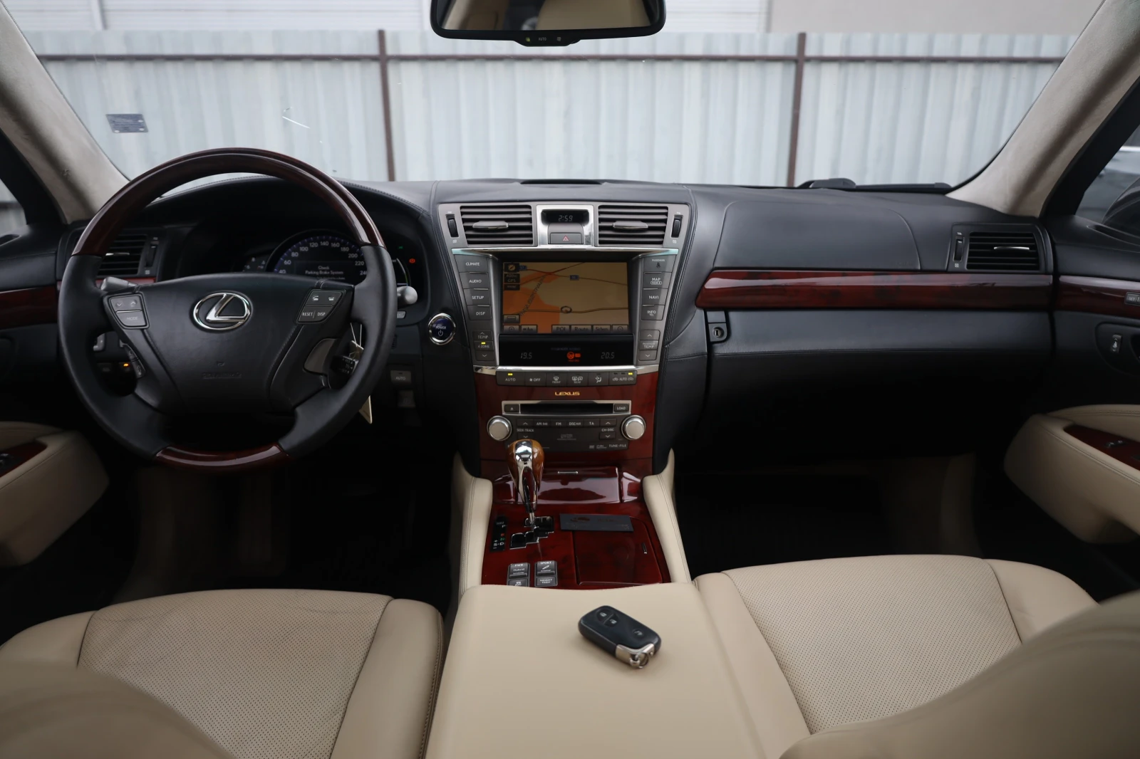 Lexus LS 600 h L President AIR SoftClose KeyGO KAM SitzKlima