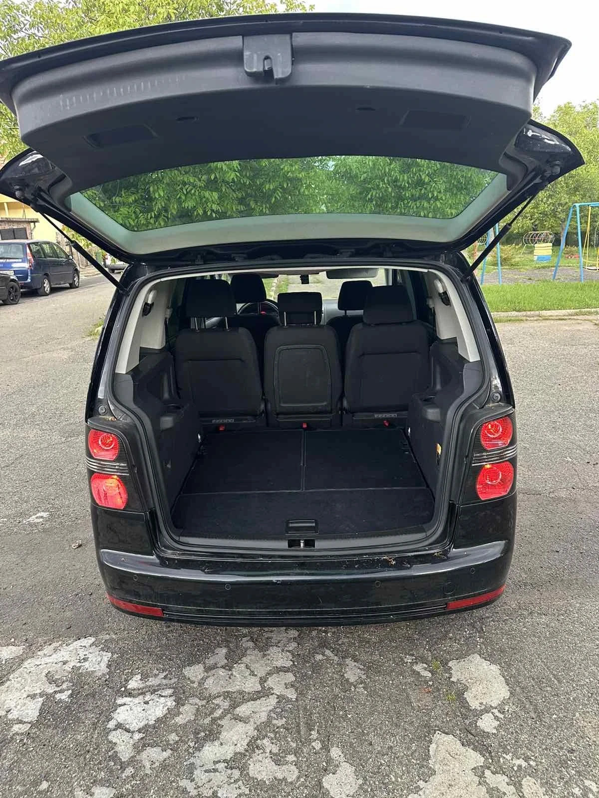 VW Touran 2.0 tdi dsg, снимка 5 - Автомобили и джипове - 54610014