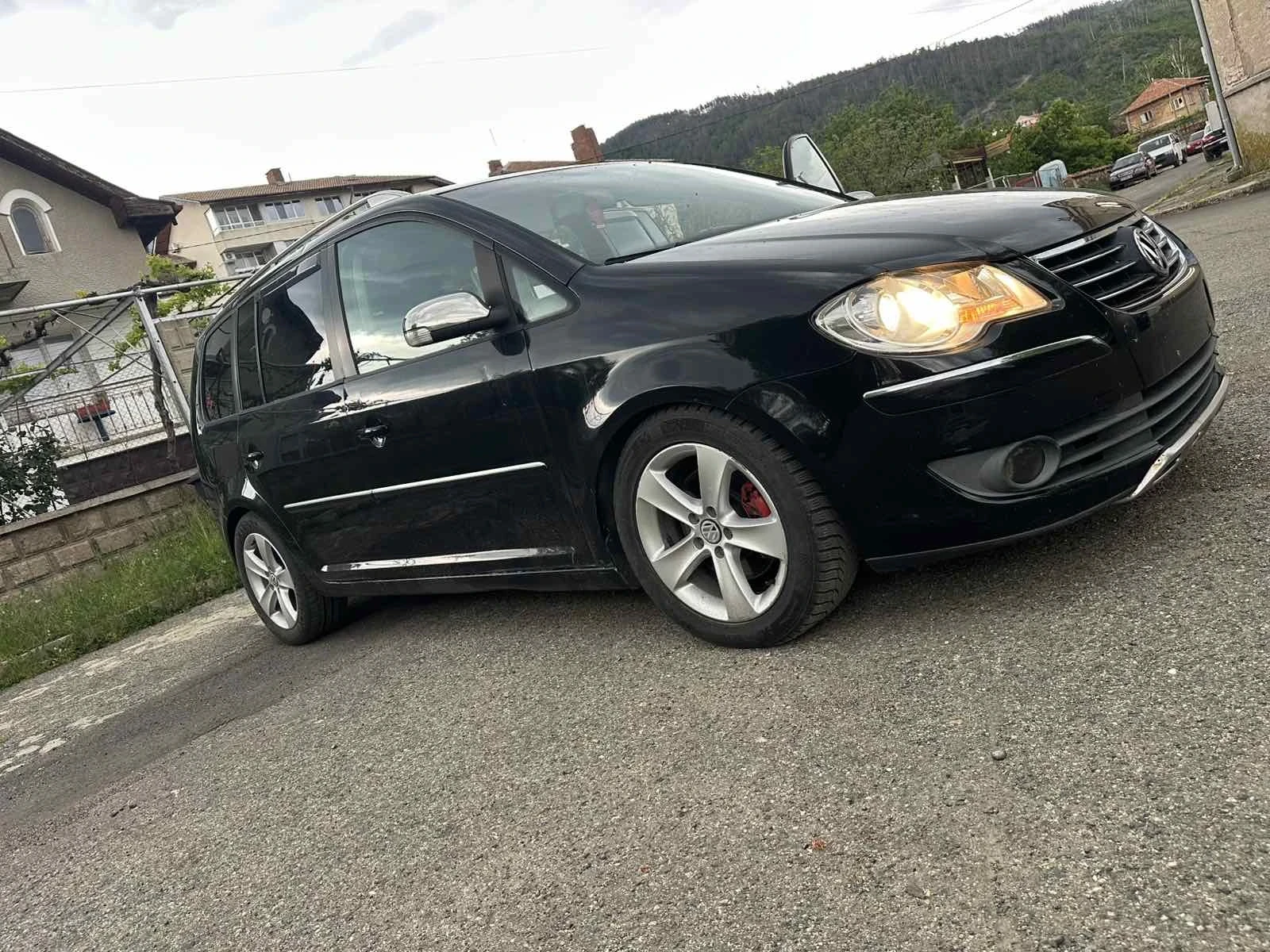 VW Touran 2.0 tdi dsg, снимка 14 - Автомобили и джипове - 54610014