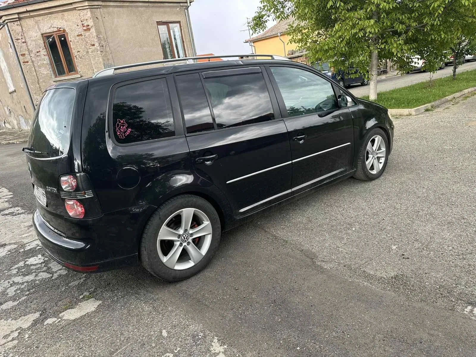 VW Touran 2.0 tdi dsg, снимка 4 - Автомобили и джипове - 54610014