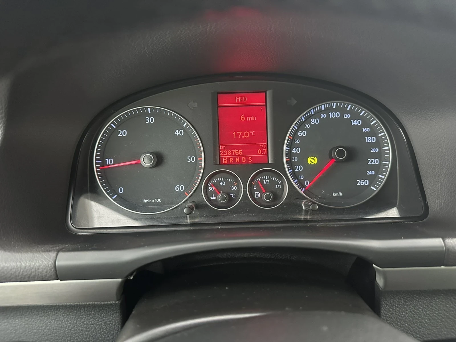 VW Touran 2.0 tdi dsg, снимка 6 - Автомобили и джипове - 54610014