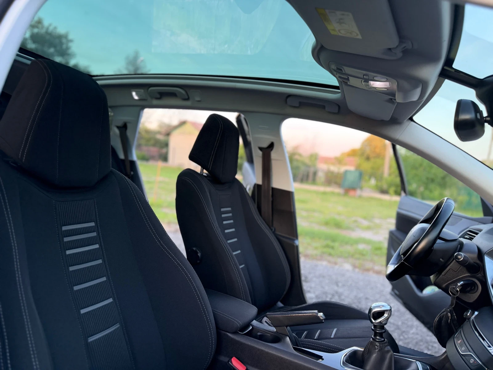 Peugeot 308 1.6HDi 120k, снимка 7 - Автомобили и джипове - 54723544