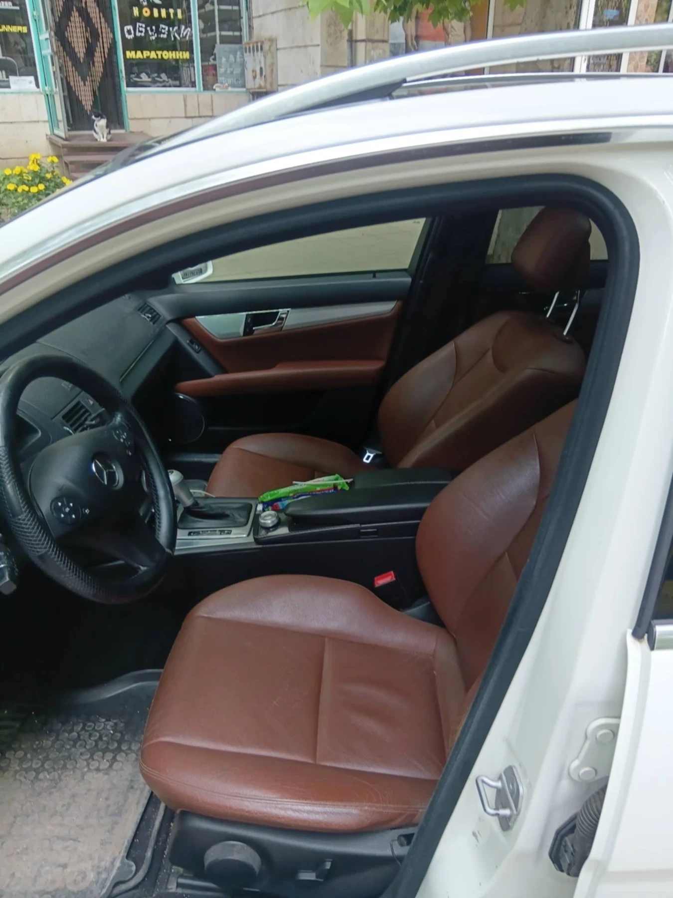 Mercedes-Benz C 250, снимка 5 - Автомобили и джипове - 54848628