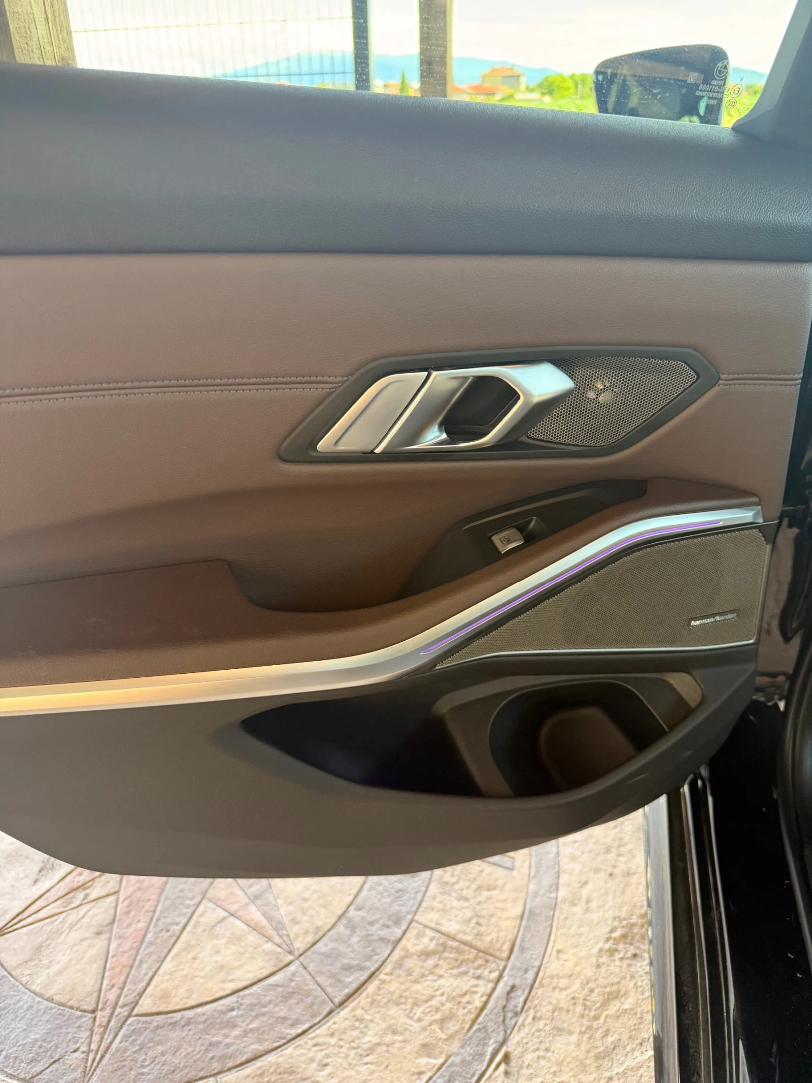 BMW 330 330e | FULL EXTRAS | Гаранция до 03.2027 г., снимка 14 - Автомобили и джипове - 54932226
