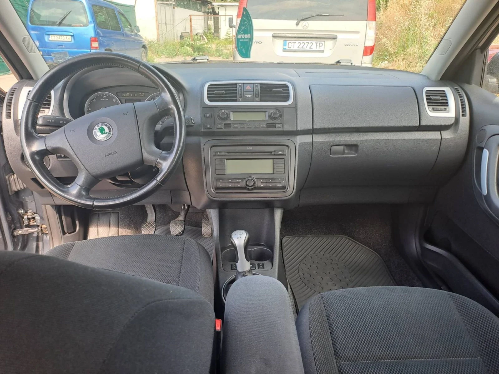 Skoda Fabia, снимка 11 - Автомобили и джипове - 54952690