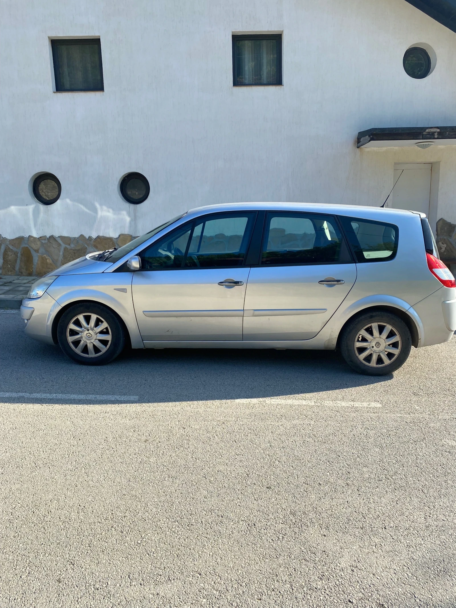 Renault Grand scenic, снимка 3 - Автомобили и джипове - 54973206
