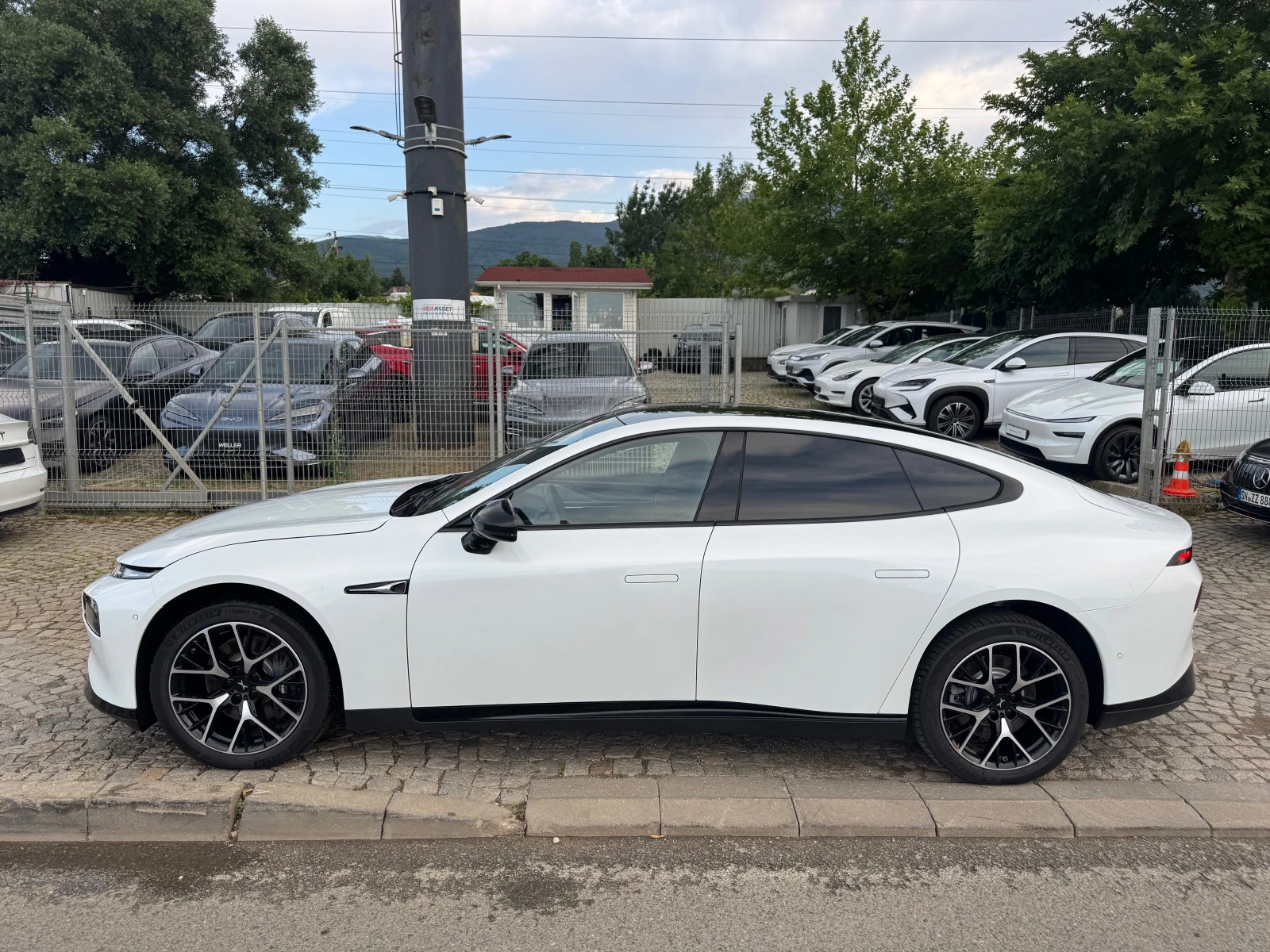 Xpeng P7 Performance, снимка 4 - Автомобили и джипове - 55101908
