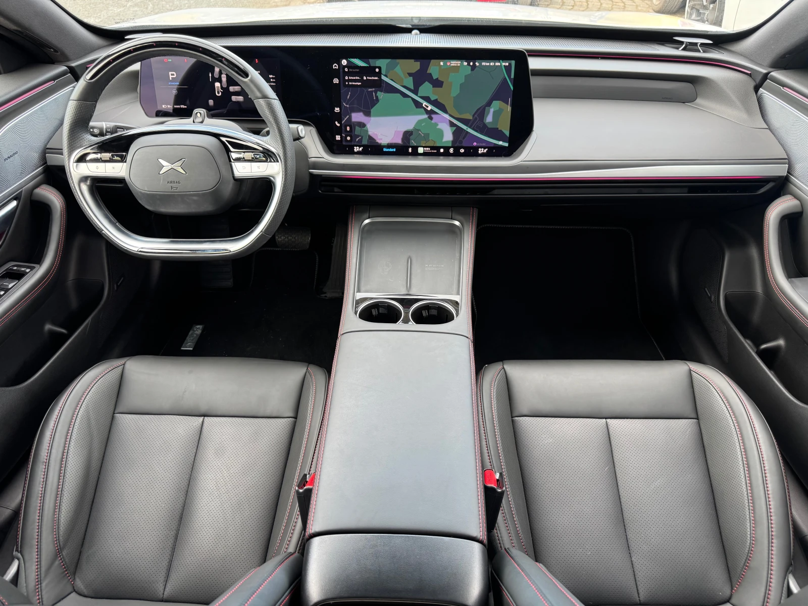 Xpeng P7 Performance, снимка 15 - Автомобили и джипове - 55101908