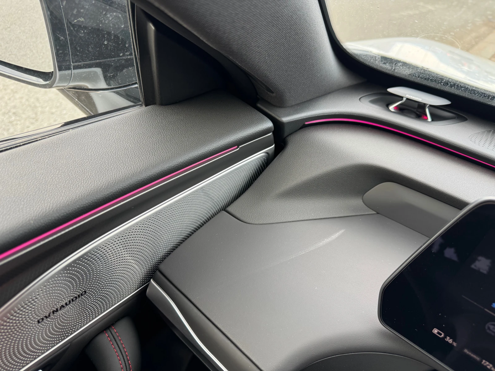 Xpeng P7 Performance, снимка 11 - Автомобили и джипове - 55101908