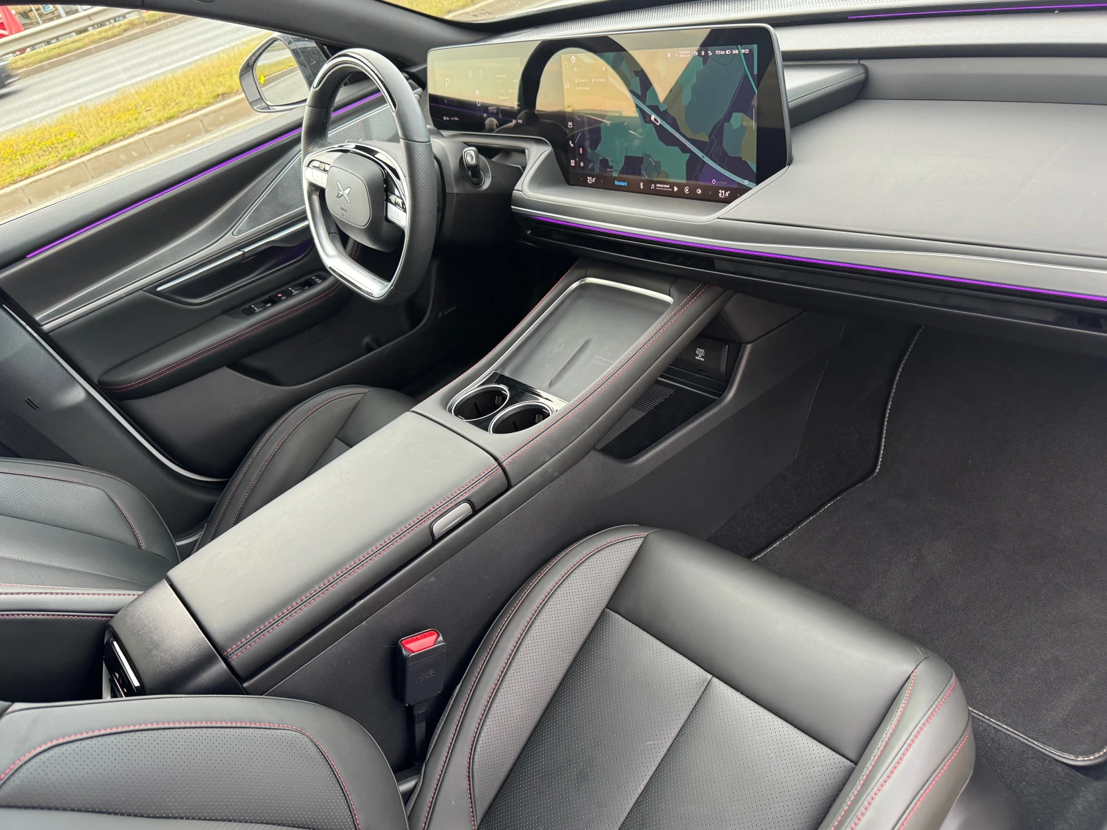 Xpeng P7 Performance, снимка 10 - Автомобили и джипове - 55101908