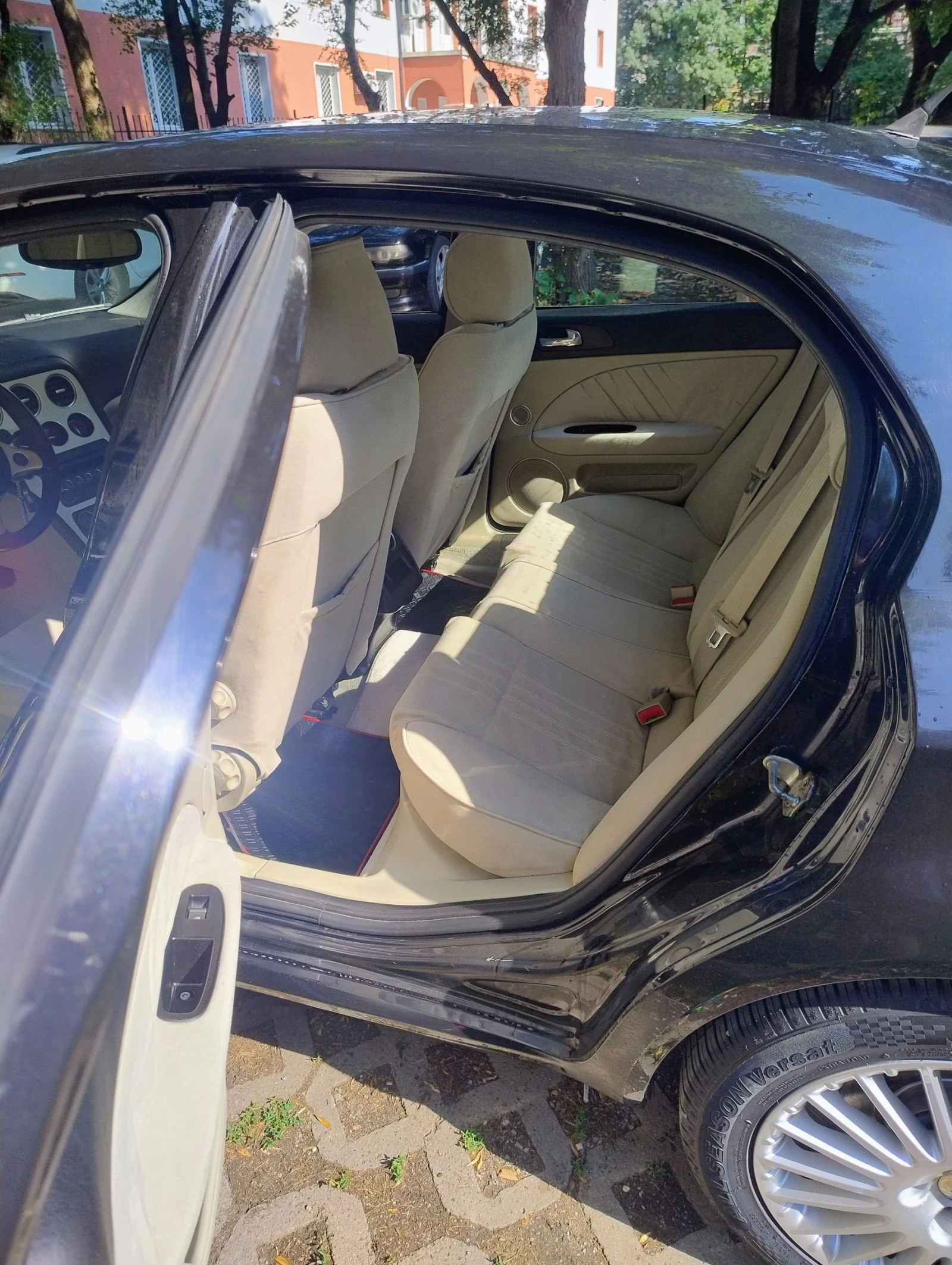 Alfa Romeo 159 1.9jtdm, снимка 6 - Автомобили и джипове - 55363019