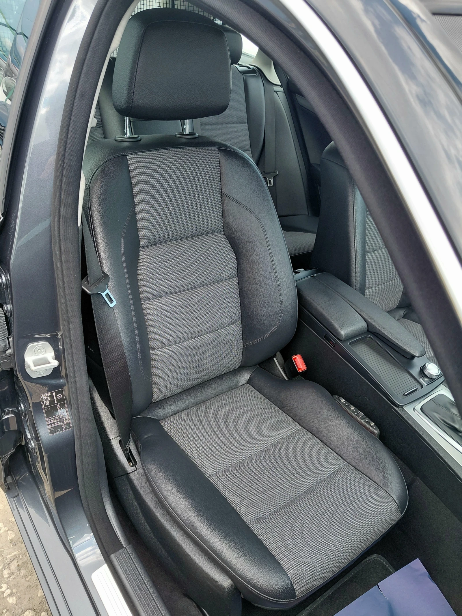 Mercedes-Benz C 300 CDI 4-Matic FaceLift, снимка 9 - Автомобили и джипове - 55446714