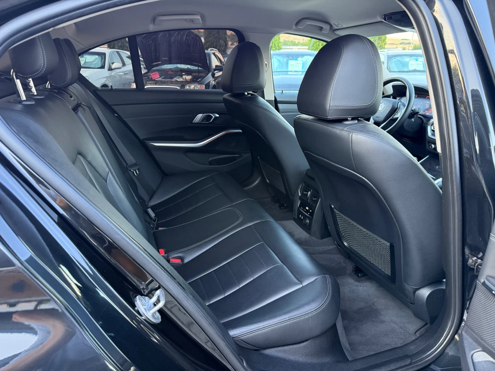 BMW 320 LUXURY* LED* AMBIENT* DIGITAL* TOP* , снимка 7 - Автомобили и джипове - 55618461