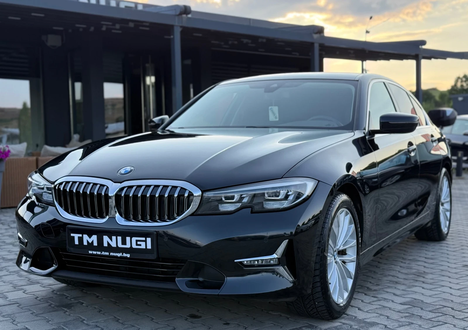 BMW 320 LUXURY* LED* AMBIENT* DIGITAL* TOP* , снимка 3 - Автомобили и джипове - 55618461