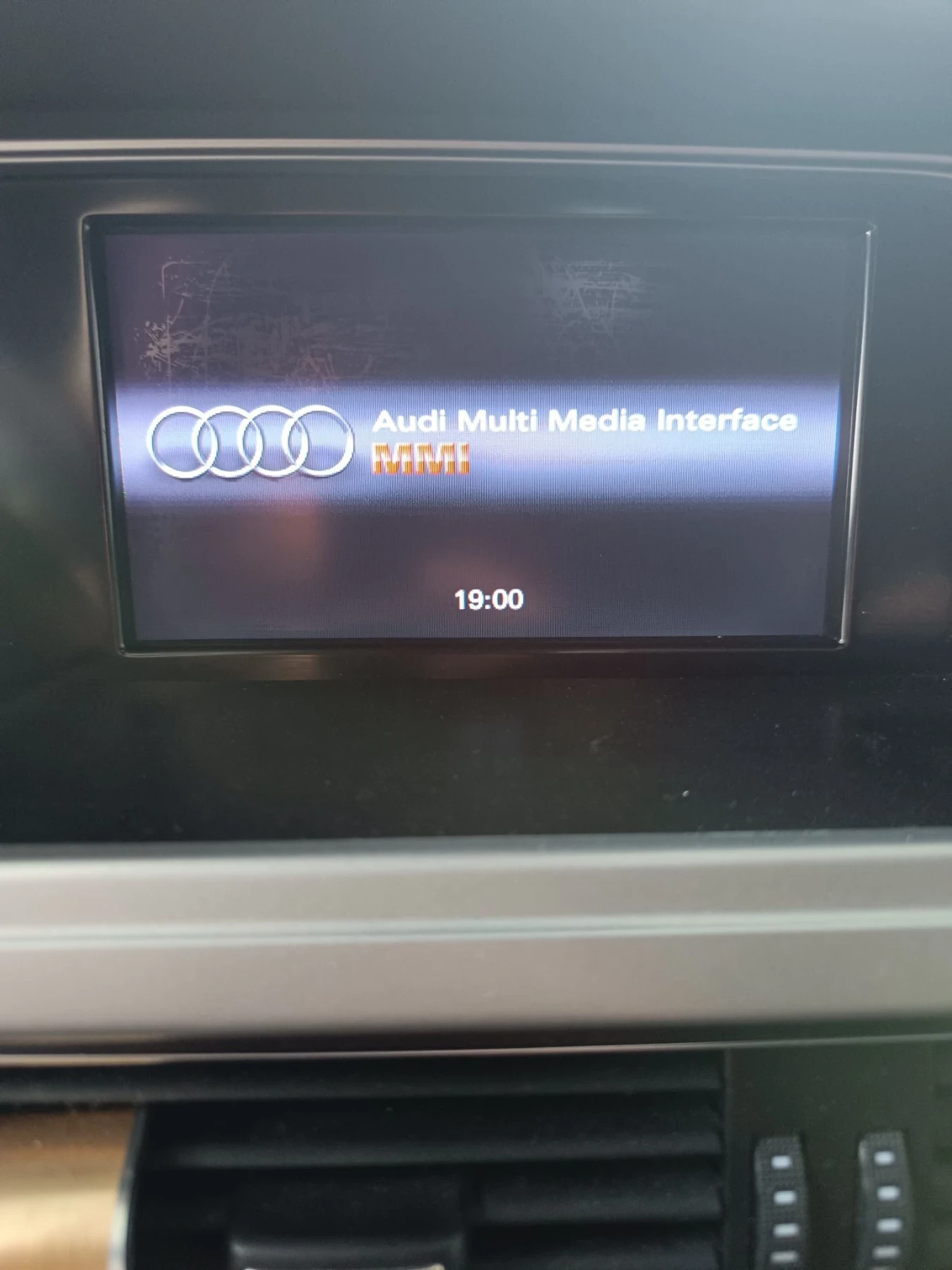 Audi A4 2.0 TDI, снимка 11 - Автомобили и джипове - 55725678