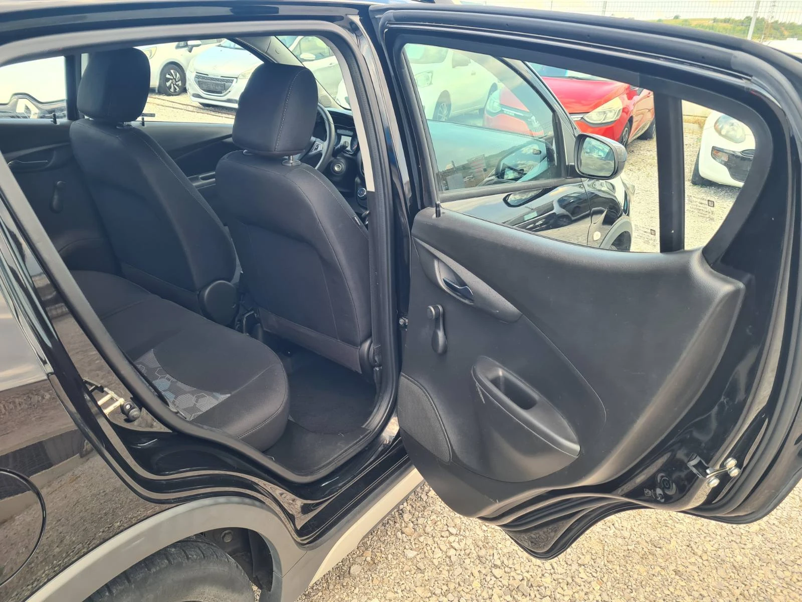 Opel Karl  1.0i 68k.c euro6B kaто ново, снимка 12 - Автомобили и джипове - 55944099