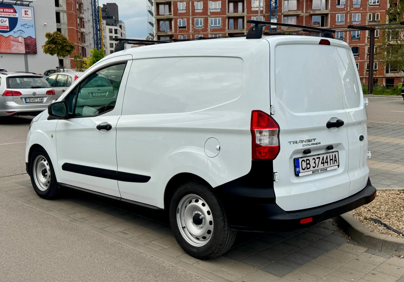 Ford Courier 1.5, снимка 3 - Автомобили и джипове - 56060712