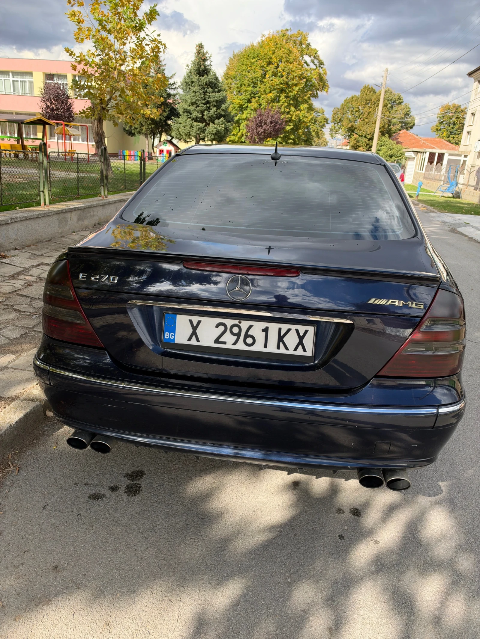 Mercedes-Benz E 270 2.7 CDI, снимка 5 - Автомобили и джипове - 56563458