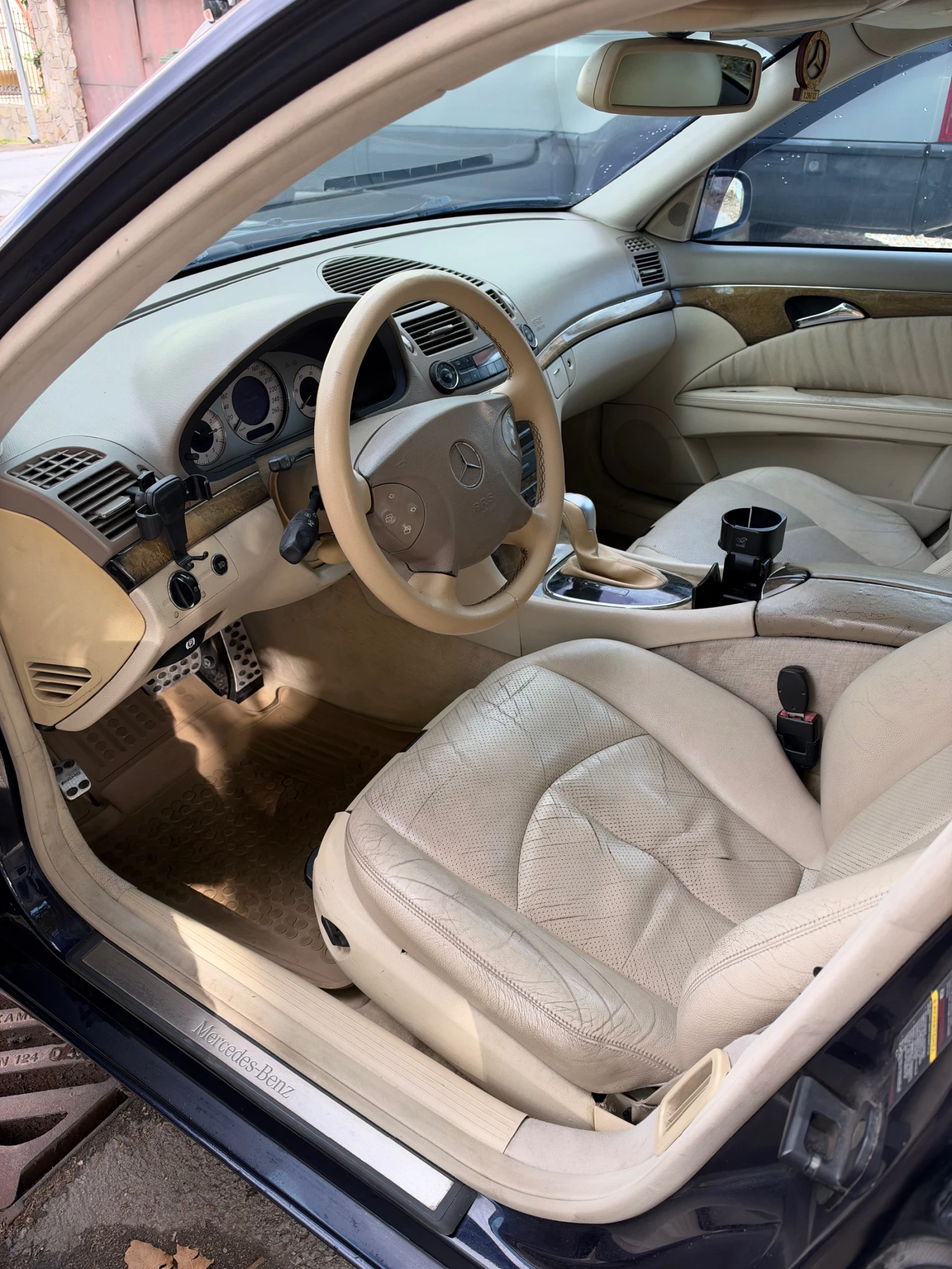 Mercedes-Benz E 270 2.7 CDI, снимка 6 - Автомобили и джипове - 56563458