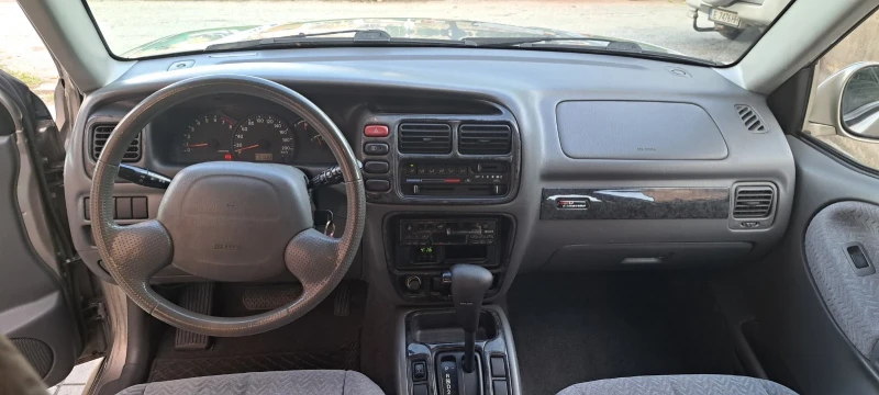 Suzuki Grand vitara 2.5 бензин автомат, снимка 6 - Автомобили и джипове - 52430946