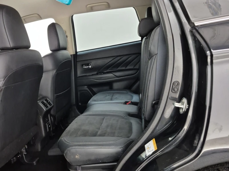 Mitsubishi Outlander PHEV SE * * CARFAX * * АВТО КРЕДИТ * * , снимка 9 - Автомобили и джипове - 52901258