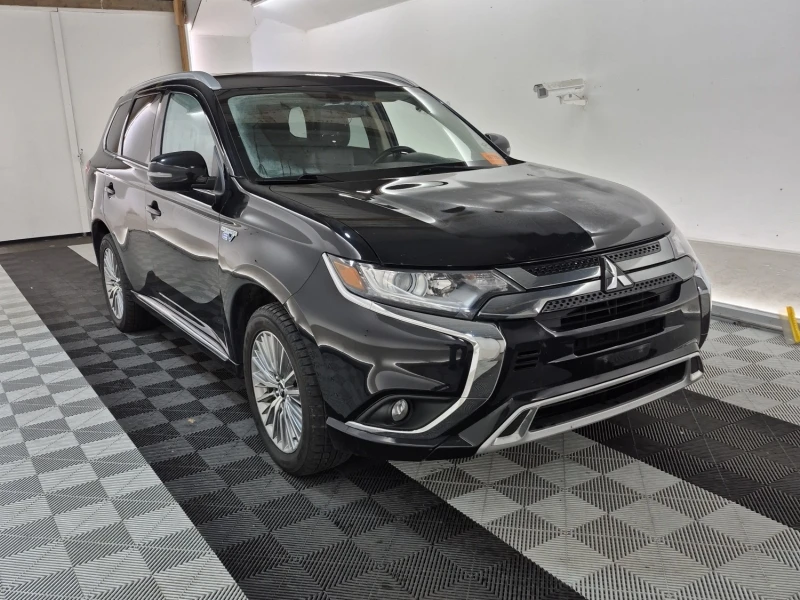 Mitsubishi Outlander PHEV SE * * CARFAX * * АВТО КРЕДИТ * * , снимка 3 - Автомобили и джипове - 52901258