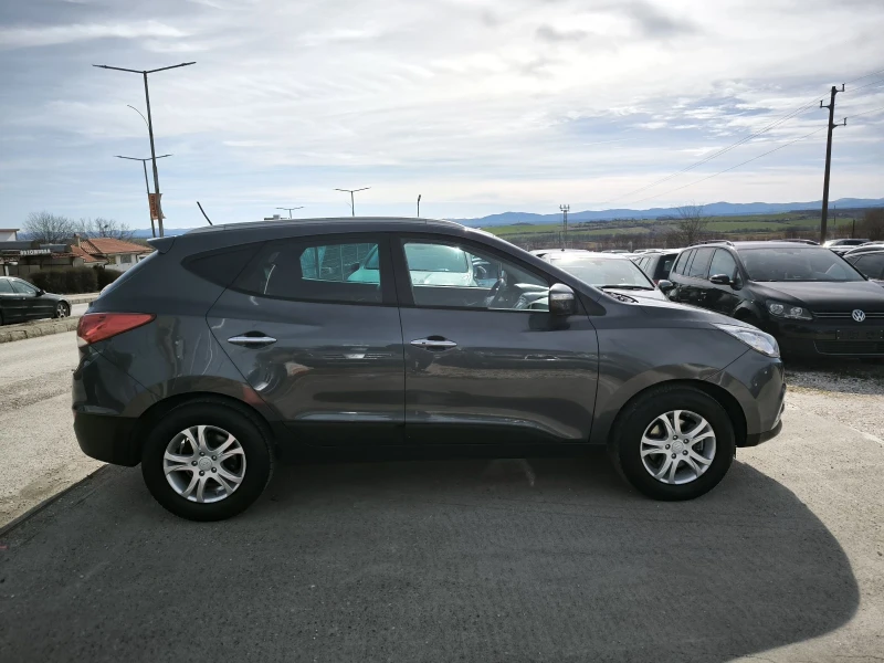 Hyundai IX35 2.0i, снимка 4 - Автомобили и джипове - 53538565