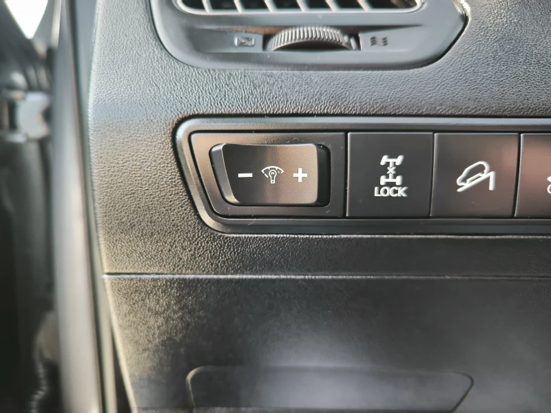 Hyundai IX35 2.0i, снимка 15 - Автомобили и джипове - 53538565