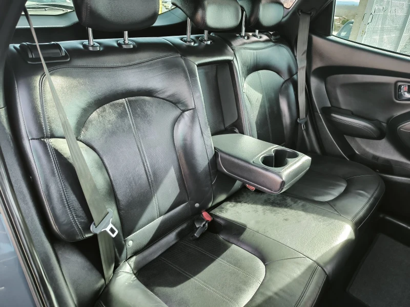 Hyundai IX35 2.0i, снимка 10 - Автомобили и джипове - 53538565