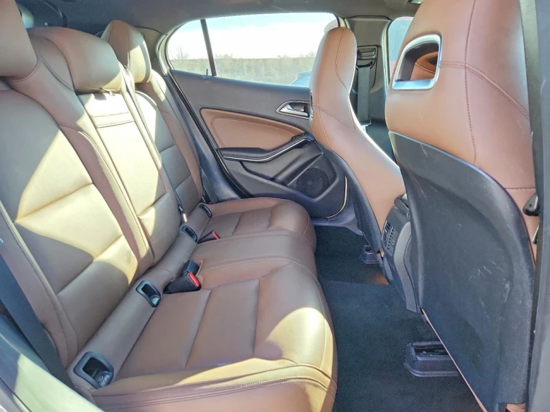Mercedes-Benz GLA 45 AMG, снимка 10 - Автомобили и джипове - 53587577