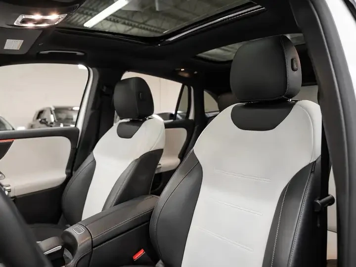 Mercedes-Benz GLA Automatic, снимка 17 - Автомобили и джипове - 56011109