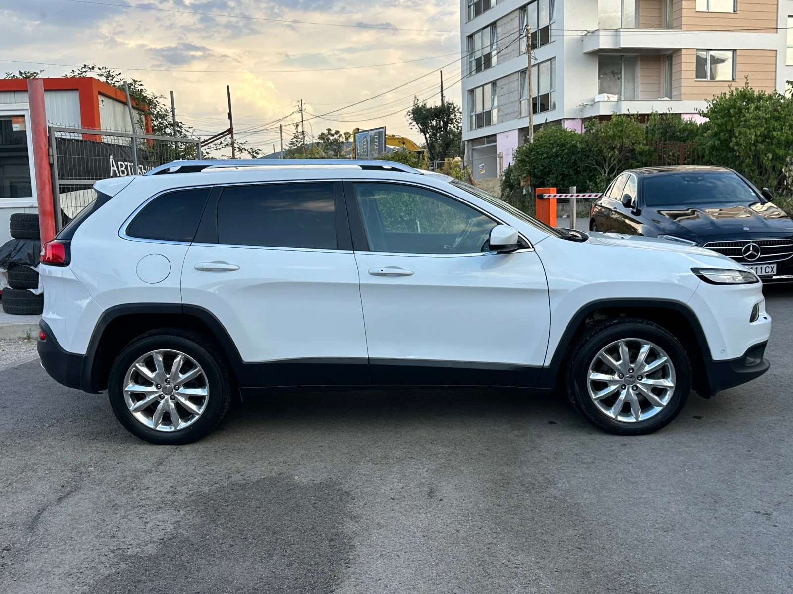 Jeep Cherokee LIMITED 2.2 MultiJet TD (200 кс) 4WD Automatic EU6 - изображение 5