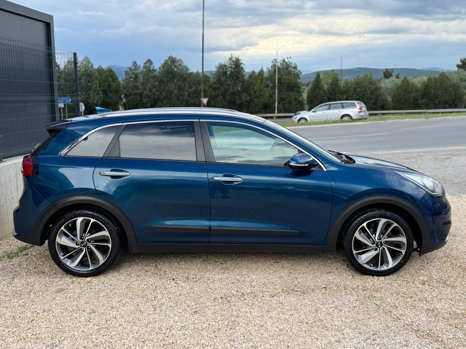 Kia Niro 1.6GDI* HYBRID* Executive* ТОП СЪСТОЯНИЕ*  - изображение 4