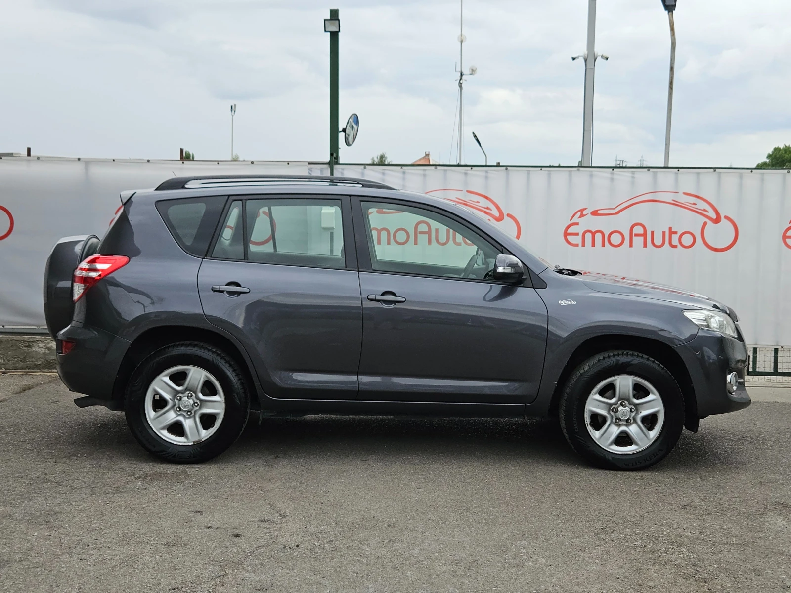 Toyota Rav4 2.2D4D/4X4/150k.c/6ск/EURO 5B/ПЕРФЕКТНА - изображение 2