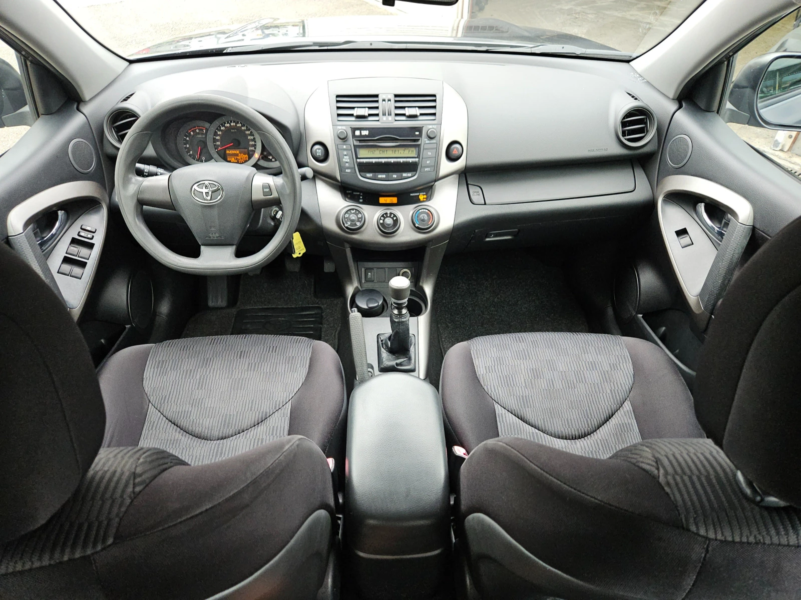 Toyota Rav4 2.2D4D/4X4/150k.c/6ск/EURO 5B/ПЕРФЕКТНА - изображение 10
