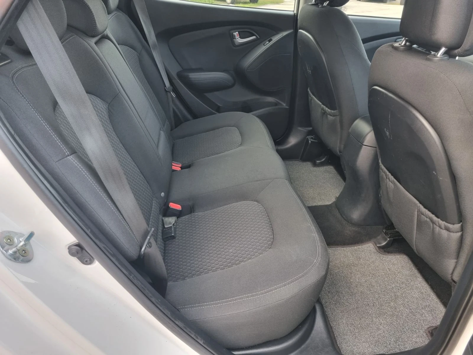 Hyundai IX35 2.0i ШВЕЙЦАРИЯ - изображение 7
