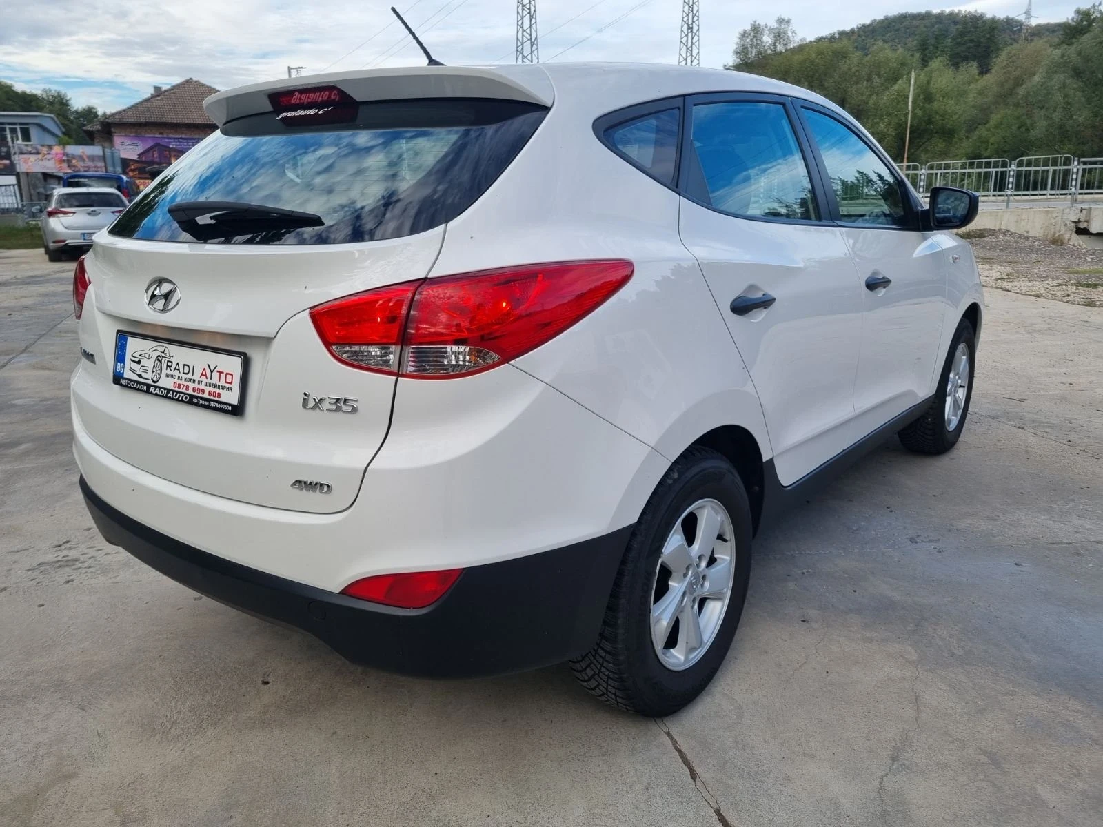 Hyundai IX35 2.0i ШВЕЙЦАРИЯ - изображение 3