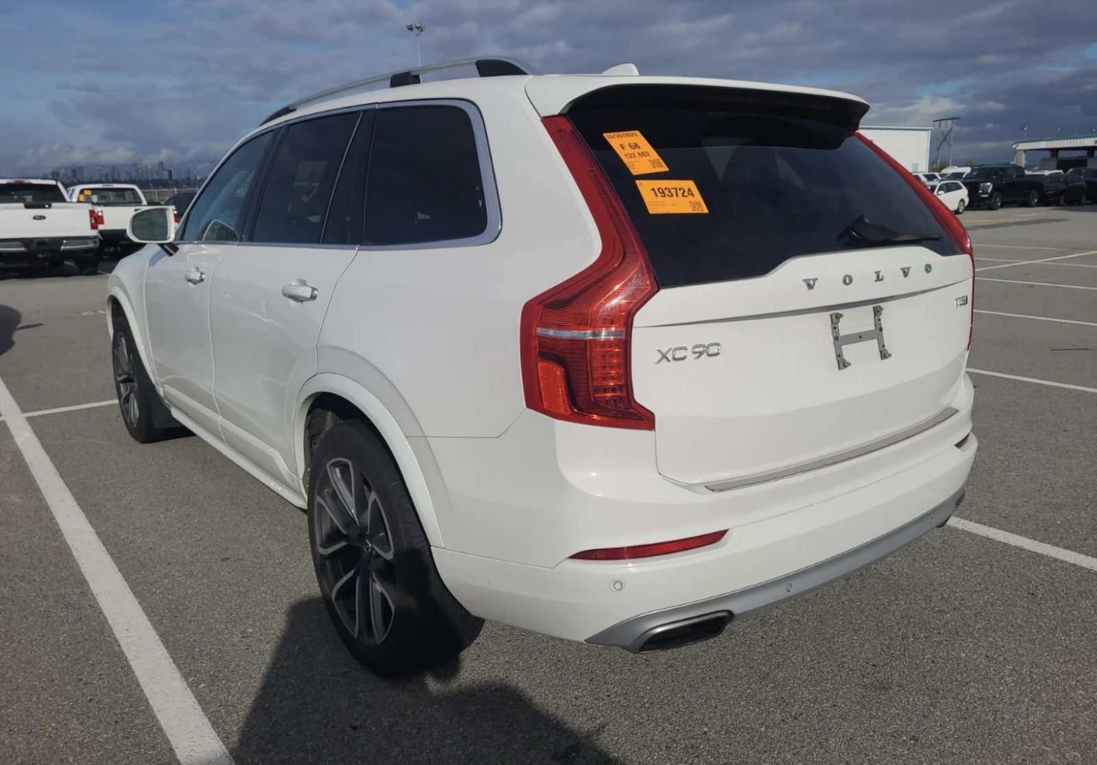 Volvo Xc90 MOMENTUM - изображение 4