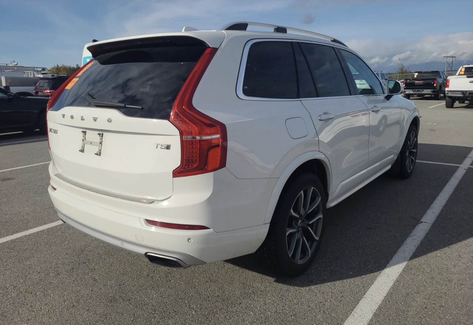 Volvo Xc90 MOMENTUM - изображение 3