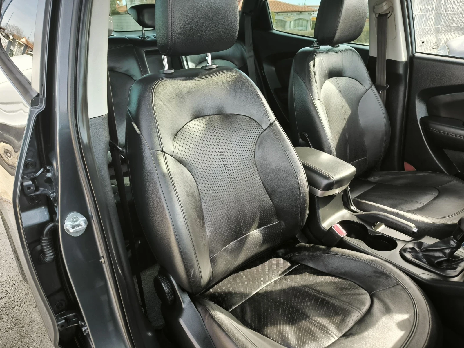 Hyundai IX35 2.0i - изображение 8