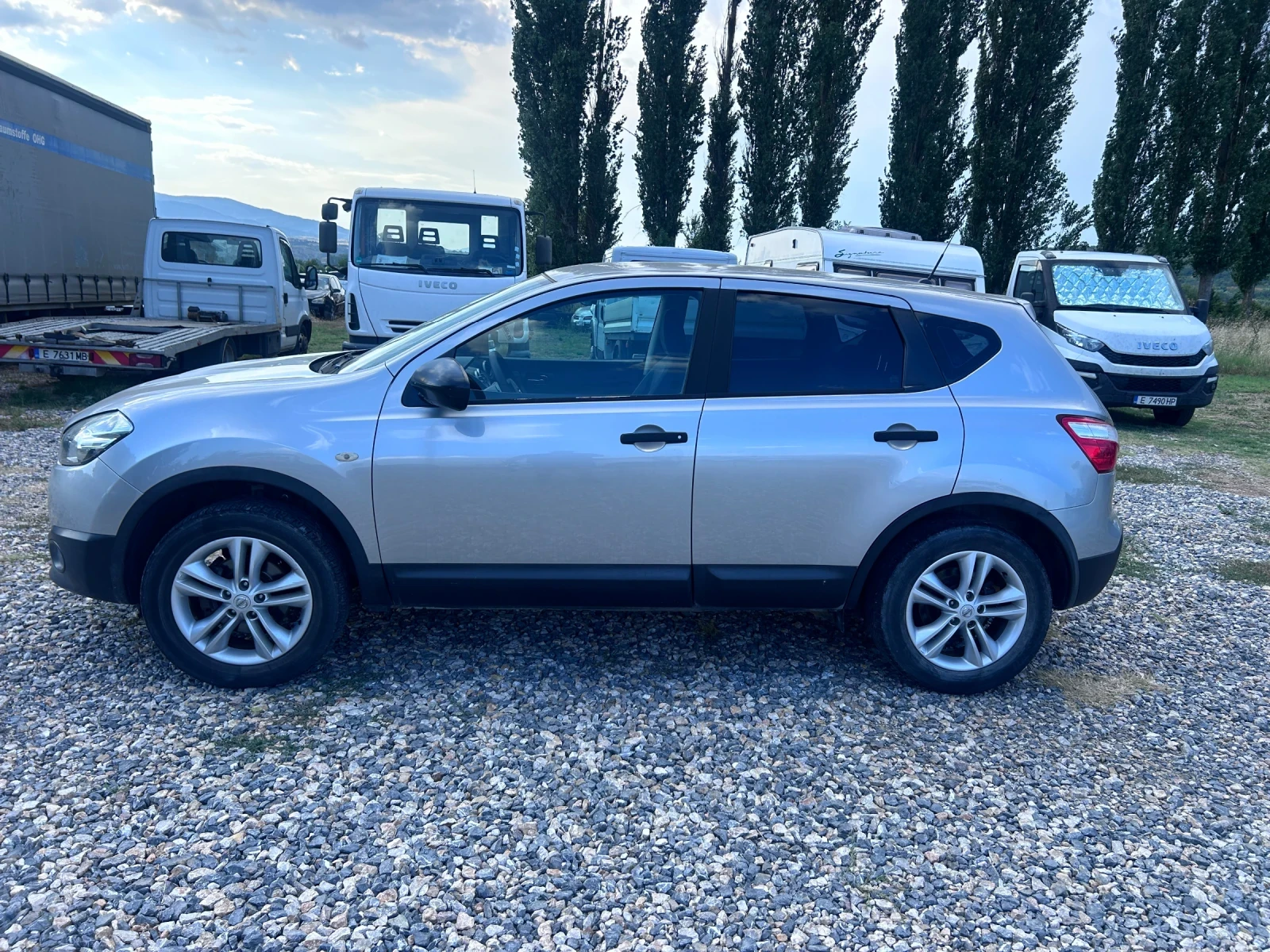 Nissan Qashqai 1.6 ГАЗОВ ИНЖЕКЦИОН , снимка 2 - Автомобили и джипове - 55129612