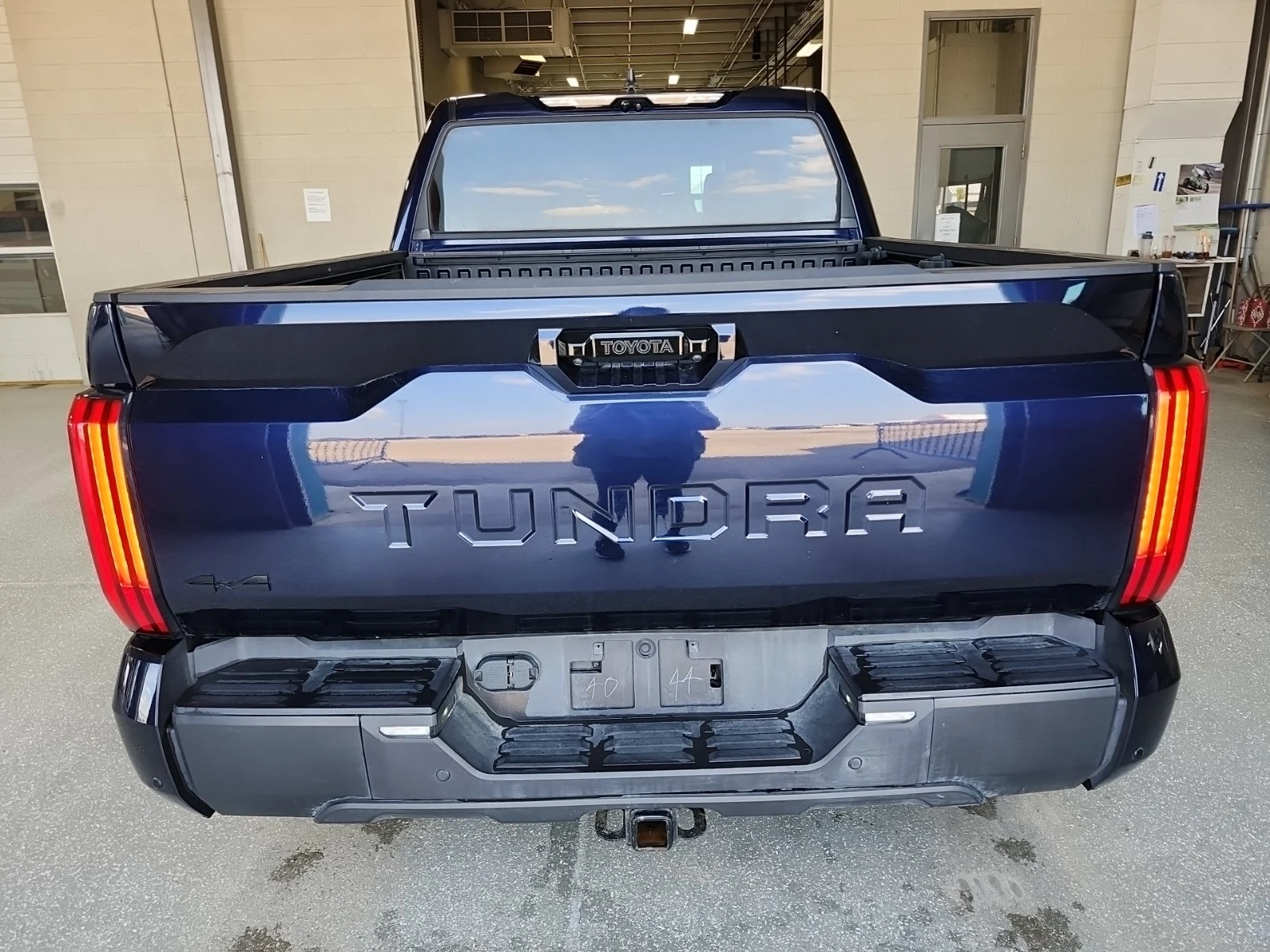Toyota Tundra HYBRID LIMITED * 4WD * SHORT BED * CARFAX * , снимка 5 - Автомобили и джипове - 55340907