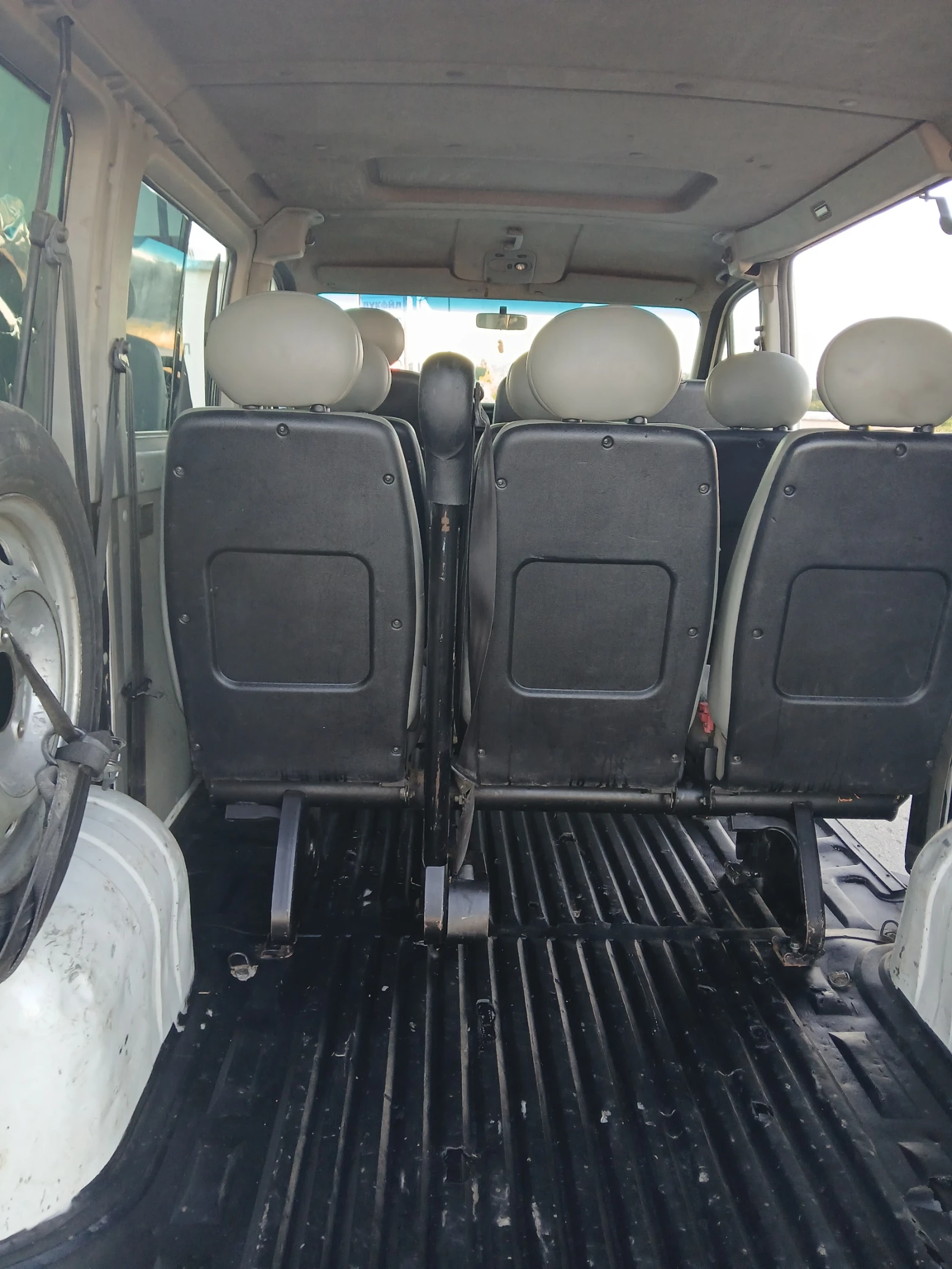Renault Master 2.5 DCI-klimatik, снимка 11 - Бусове и автобуси - 55985969