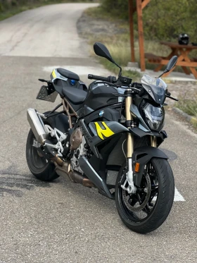     BMW S 1000R