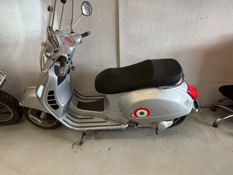 Vespa GTS 250, снимка 2 - Мотоциклети и мототехника - 49279532