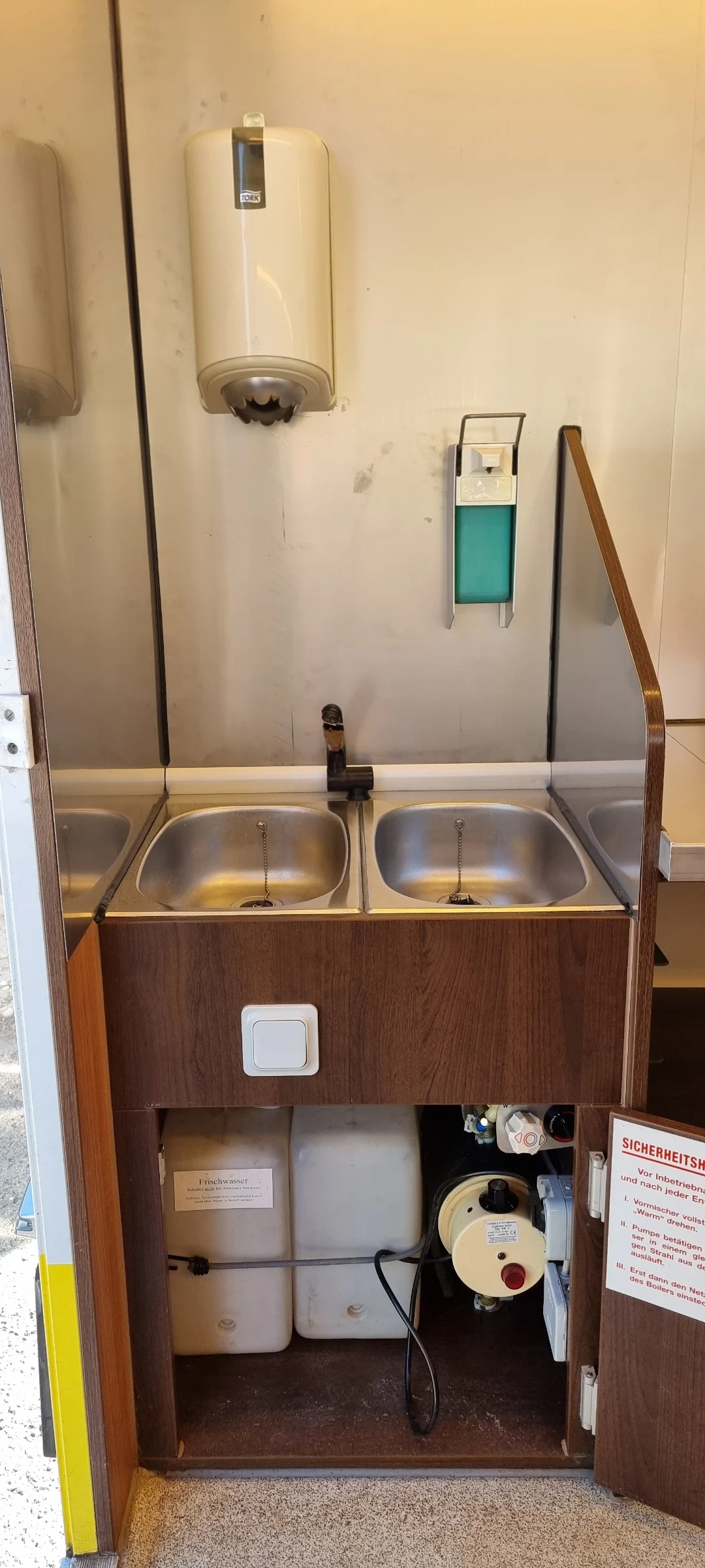 Кемпер Renault СКАРА-БИРА , снимка 8 - Каравани и кемпери - 53866972