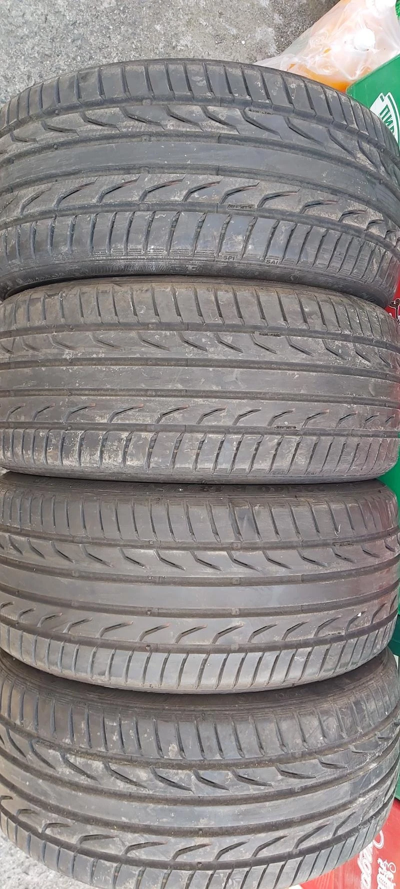 Гуми Летни 225/40R18, снимка 1 - Гуми и джанти - 33067429