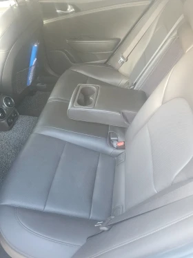 Kia Stinger 2.0 турбо, снимка 9