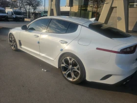Kia Stinger 2.0 турбо, снимка 2